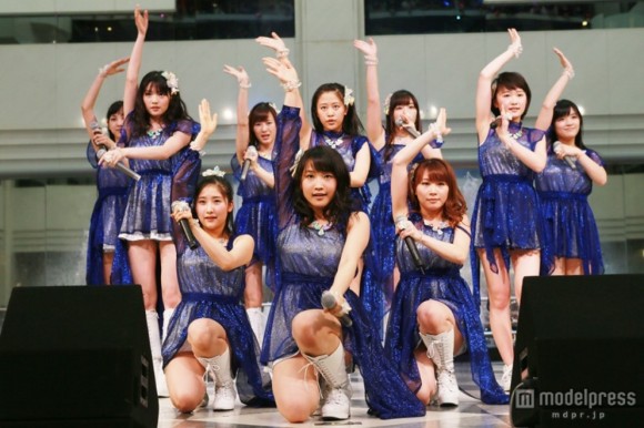 道重さゆみがパンチラしてるエロ画像30枚　モーニング娘。 16