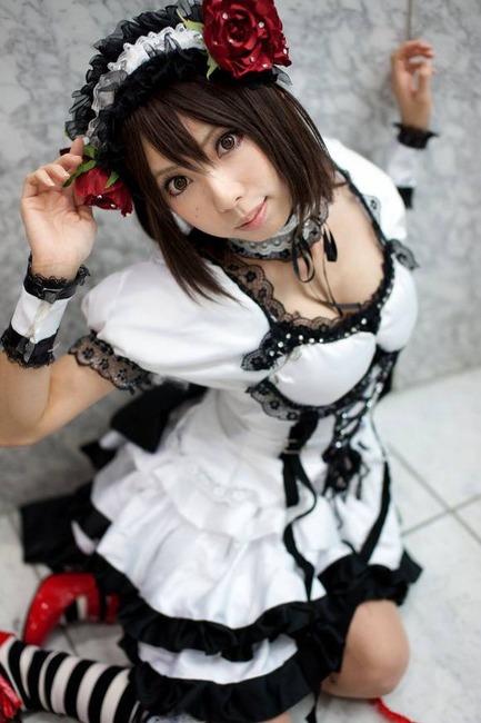 胸の谷間がエロい巨乳コスプレイヤーのエロ画像30枚 8