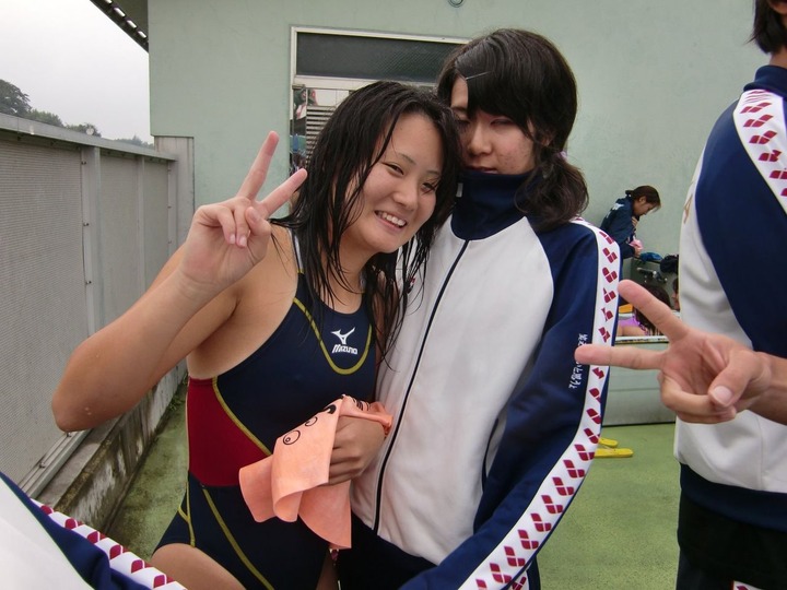 素人の競泳水着が抜けるエロ画像 5