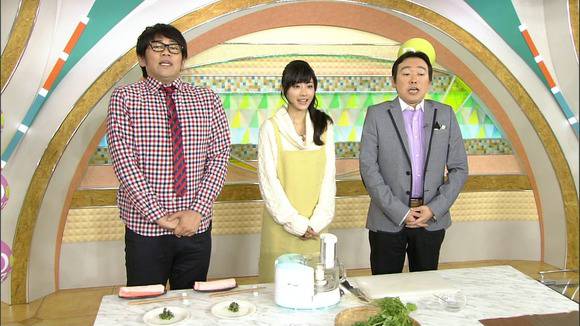 石原さとみの笑顔が可愛いエロキャプ画像まとめ 19