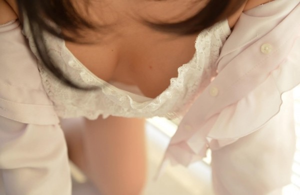 柚月あいがOLコスプレで脱いでくれるエロ画像 88