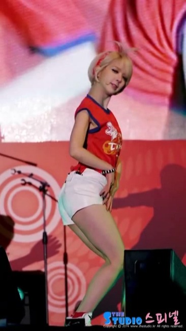 韓流アイドルＡＯＡチョアのホットパンツ+生足がエロい画像まとめ 13