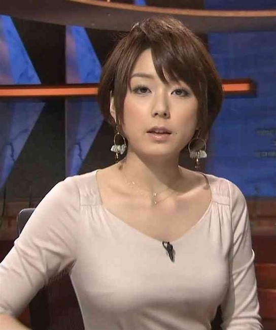 大島由香里女子アナの着衣巨乳がエロい画像 1