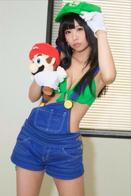 五木あきら コスプレイヤーの下乳が見えてるエロ画像 28