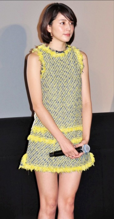 長澤まさみがミニスカ衣装でパンチラしそうなエロ画像30枚 16