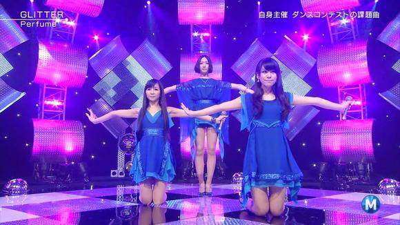 MステでPerfumeの生足がエロいキャプ画像30枚 28