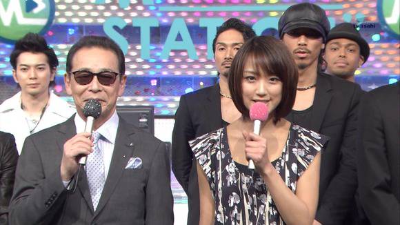 竹内女子アナウンサーがMステでパンチラしてるエロキャプ画像 10