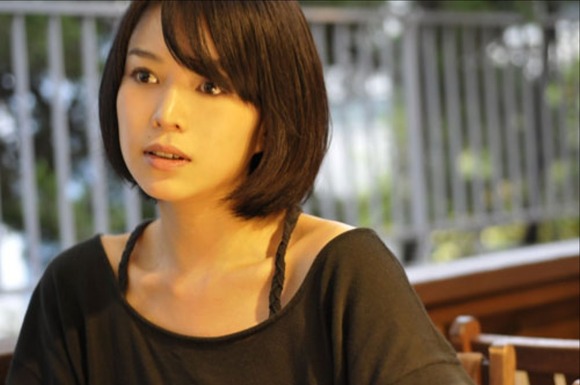 つぐみ　女優がAVデビューでおっぱい丸見えなエロ画像 3