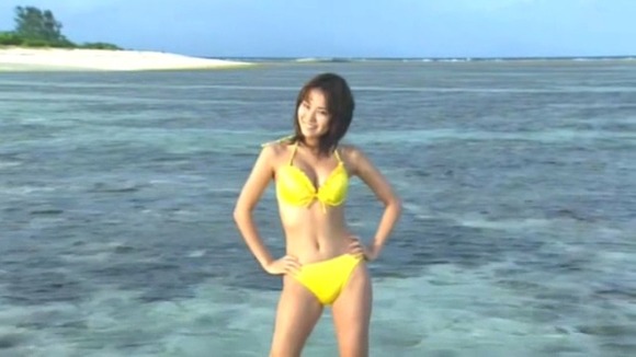市川由衣　女優/歌手のセミヌードがエロい画像30枚 10