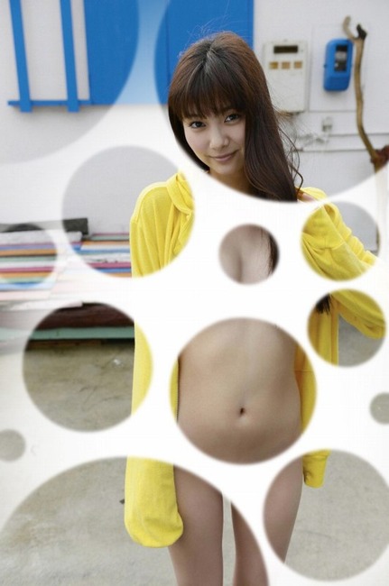人気アイドルが裸に見えちゃう水玉コラ画像 6