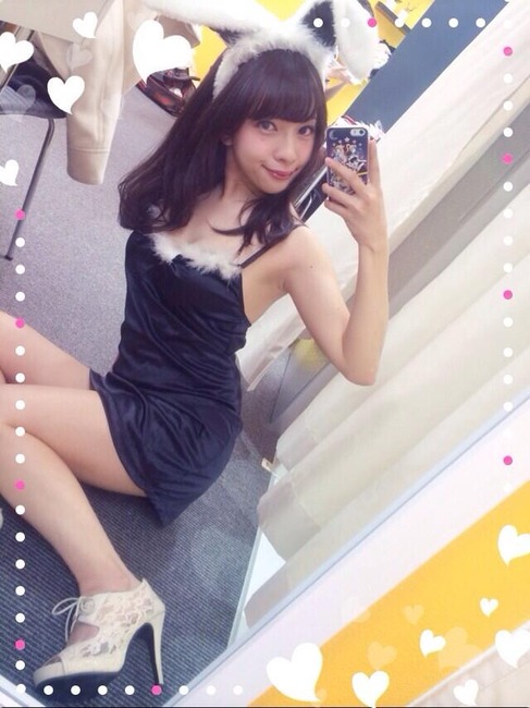 宮本彩希の胸の谷間に飛びつきたくなる自撮りエロ写メ・画像40枚 13