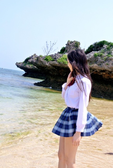 桃谷エリカ　AV女優と無人島でセックスしてるエロ画像 6