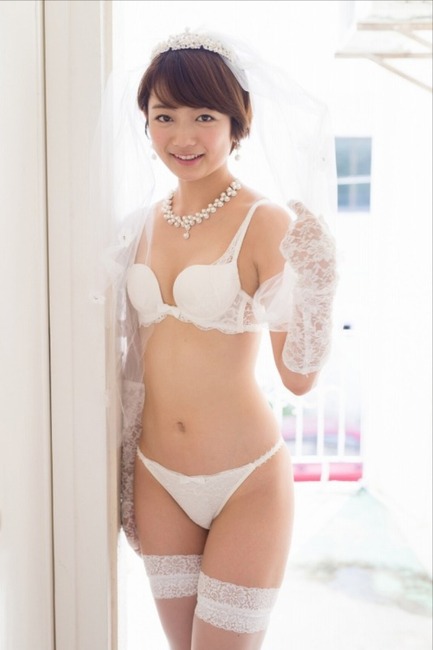 元アイドリング!!!森田涼花の純白下着がエロい画像 1