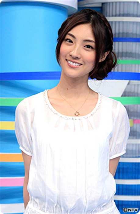 元モデルで女子アナの岩本乃蒼の太ももが綺麗な画像 12