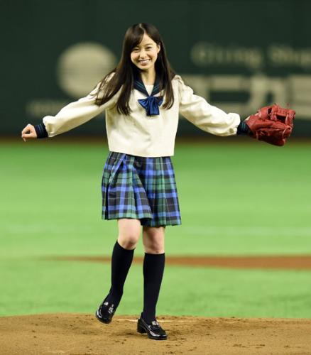【gif画像あり】橋本環奈のバッティングフォーム可愛すぎｗｗｗｗｗｗｗｗ 16