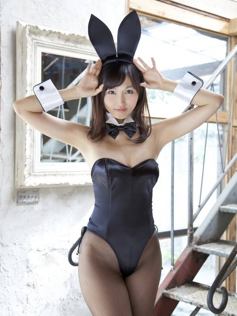 吉木りさの太ももをぺろぺろしたくなるエロ画像35枚 21
