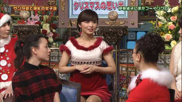 伊藤綾子　美人女子アナのサンタコスプレがエロい画像まとめ 1