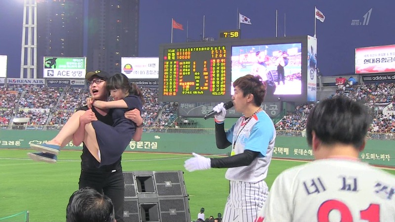 TVでパンチラしまくりなアイドル達のエロキャプ画像 16