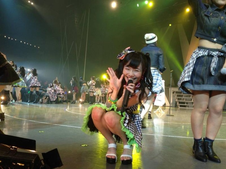 女子アナ・アイドルの抜けるパンチラや胸チラ画像まとめ100枚 21