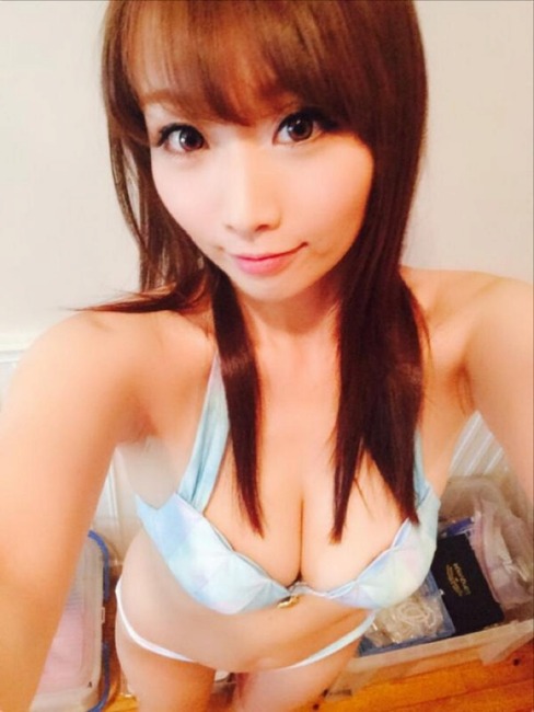 人気AV女優の自撮りエロ写メ・画像 19