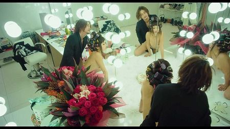 【画像】映画で見せた沢尻エリカのﾌﾟﾙﾌﾟﾙ美白おっぱいｗｗｗ 13