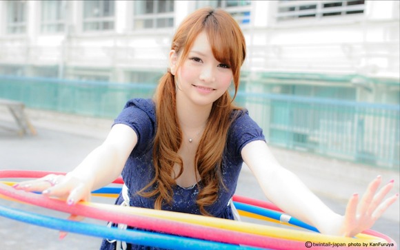 ツインテールで可愛い女子大生の画像30枚 18