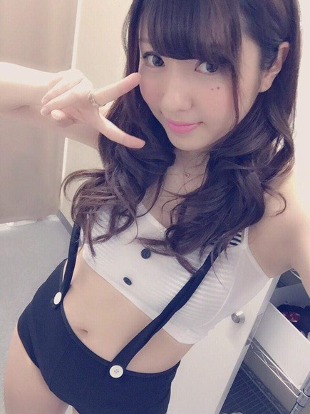 富永一葉のコスプレ自撮りが抜けるエロ画像 2
