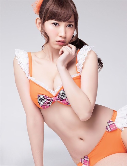 AKB48小嶋陽菜・こじはるがセーラームーンのコスプレしてるエロ画像 9