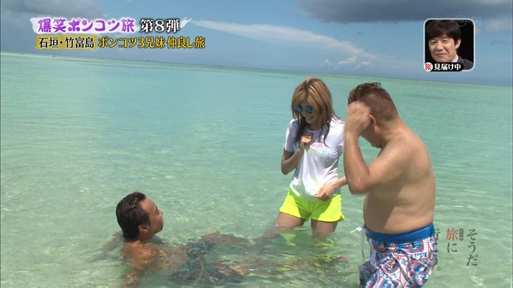 【画像】海で濡れたローラの透け透けシャツがエロいｗｗｗ