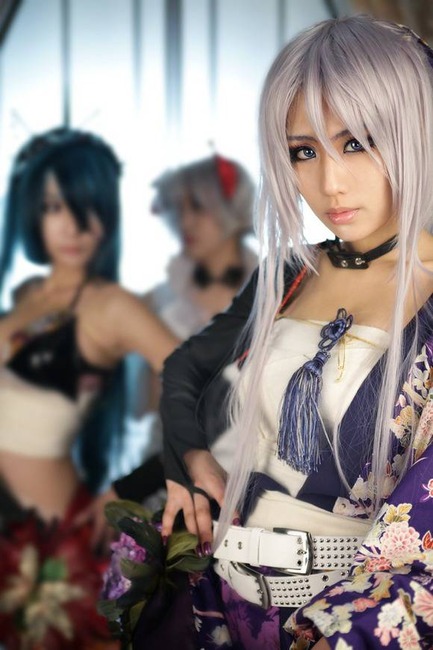 胸の谷間がエロい巨乳コスプレイヤーのエロ画像30枚 14