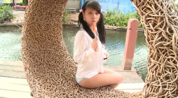 高山れいの胸の谷間がエロい画像 46