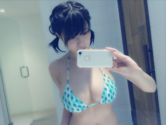 岸明日香とベロチュウしたくなる自撮りエロ写メ・画像 5