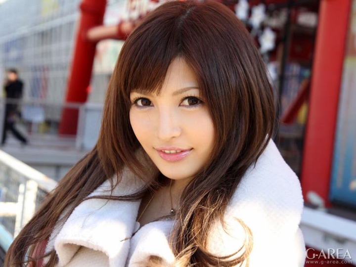 桐谷ユリア　ミニスカブーツの私服姿がエロいAV女優が犯されてるエロ画像 1