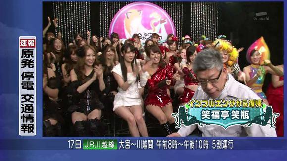 SDN48小原春香がミニスカ姿でパンチラしまくってるエロキャプ画像 11