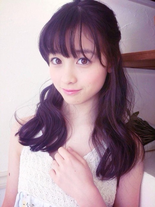 橋本環奈ちゃんの白いドレス姿が美しい 30