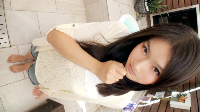 欲求不満な巨乳素人女子大生のアソコをクパァしてハメ撮り 1