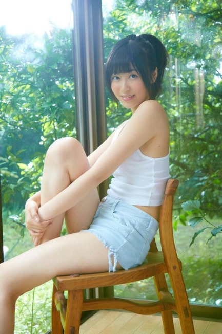 女の子のムチムチ太股をペロペロしたくなるエロ画像35枚 33