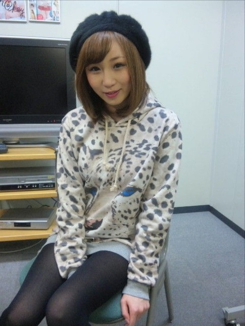 加護亜依　激似AV女優のハメ撮りエロ画像 16