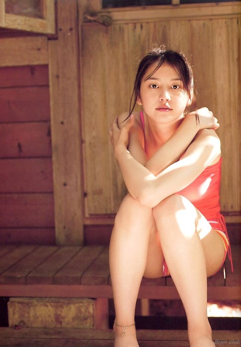 長澤まさみが脇と背中が丸見えなドレスを着て日本アカデミー賞に出演 29