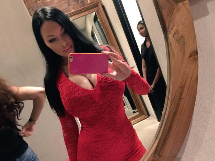 黒髪で爆乳な外国人の自撮りエロ写メ・画像 7