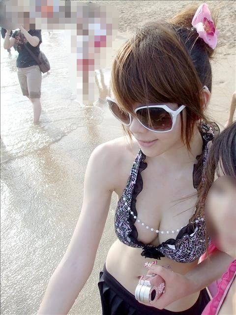 素人水着ギャルを海でナンパしたくなるエロ画像 7