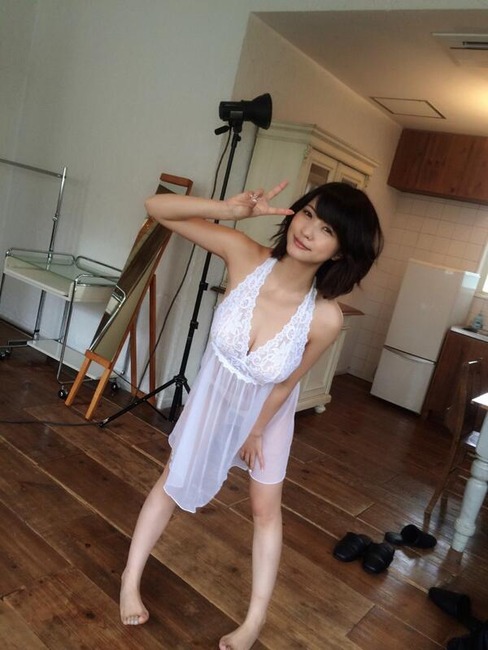 【画像100枚】岸明日香とかいうぐうエロムチムチおっぱいドロリッチｗｗｗｗｗｗｗ 83