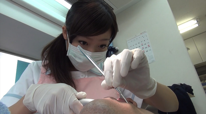 素人歯科衛生士をナンパしてバックで犯してるエロ画像・動画 3