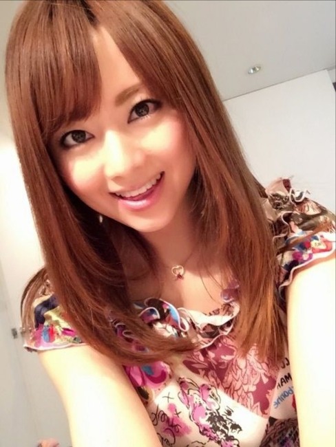 吉沢明歩（30）日焼け跡がエロいAV女優が犯されてるエロ画像 1