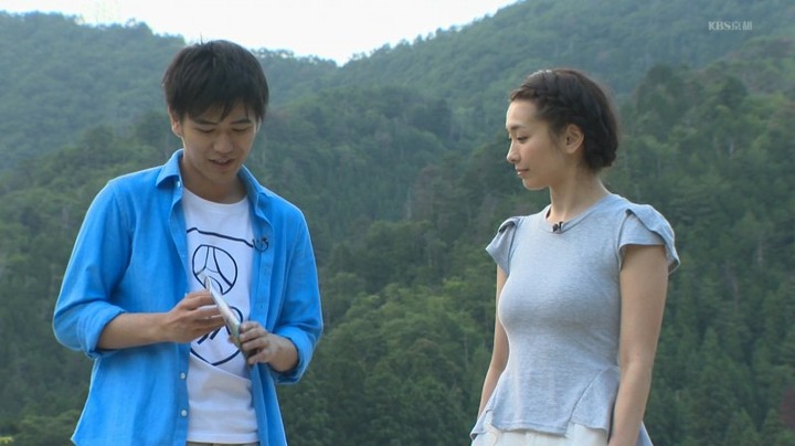 山崎真実　大阪出身グラドルの着衣おっぱい画像 2