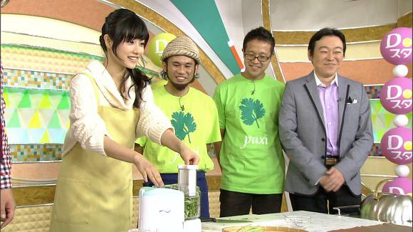 石原さとみの笑顔が可愛いエロキャプ画像まとめ 24