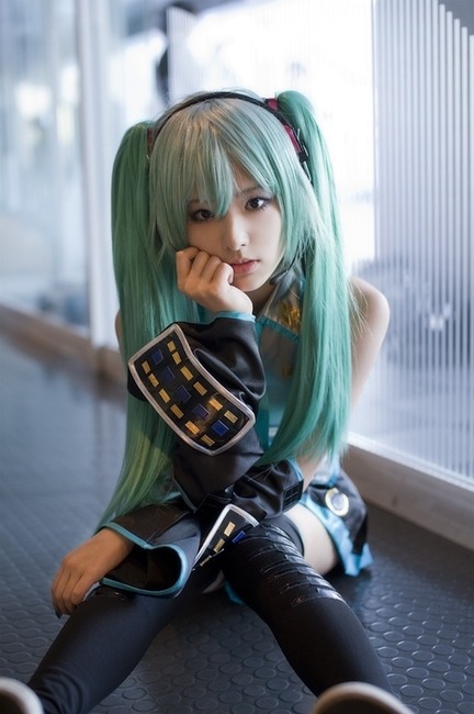 【画像35枚】ミニスカ＋体育座りのエロさは異常 25