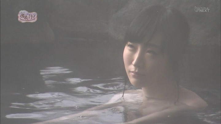 温泉に行こうで林香琳が黒下着を脱いでるエロキャプ画像60枚 6
