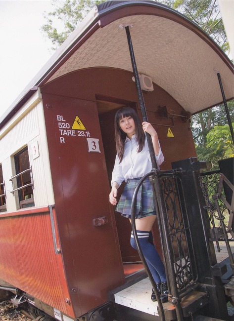【画像】篠崎愛ちゃんよりエロい身体をした女の子なんて存在すんのけ？ 7