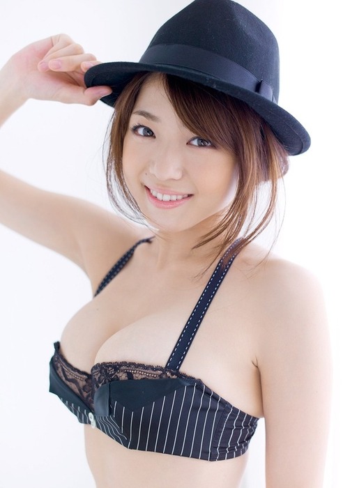 中村静香　Fカップ巨乳女優のエロ画像30枚 1